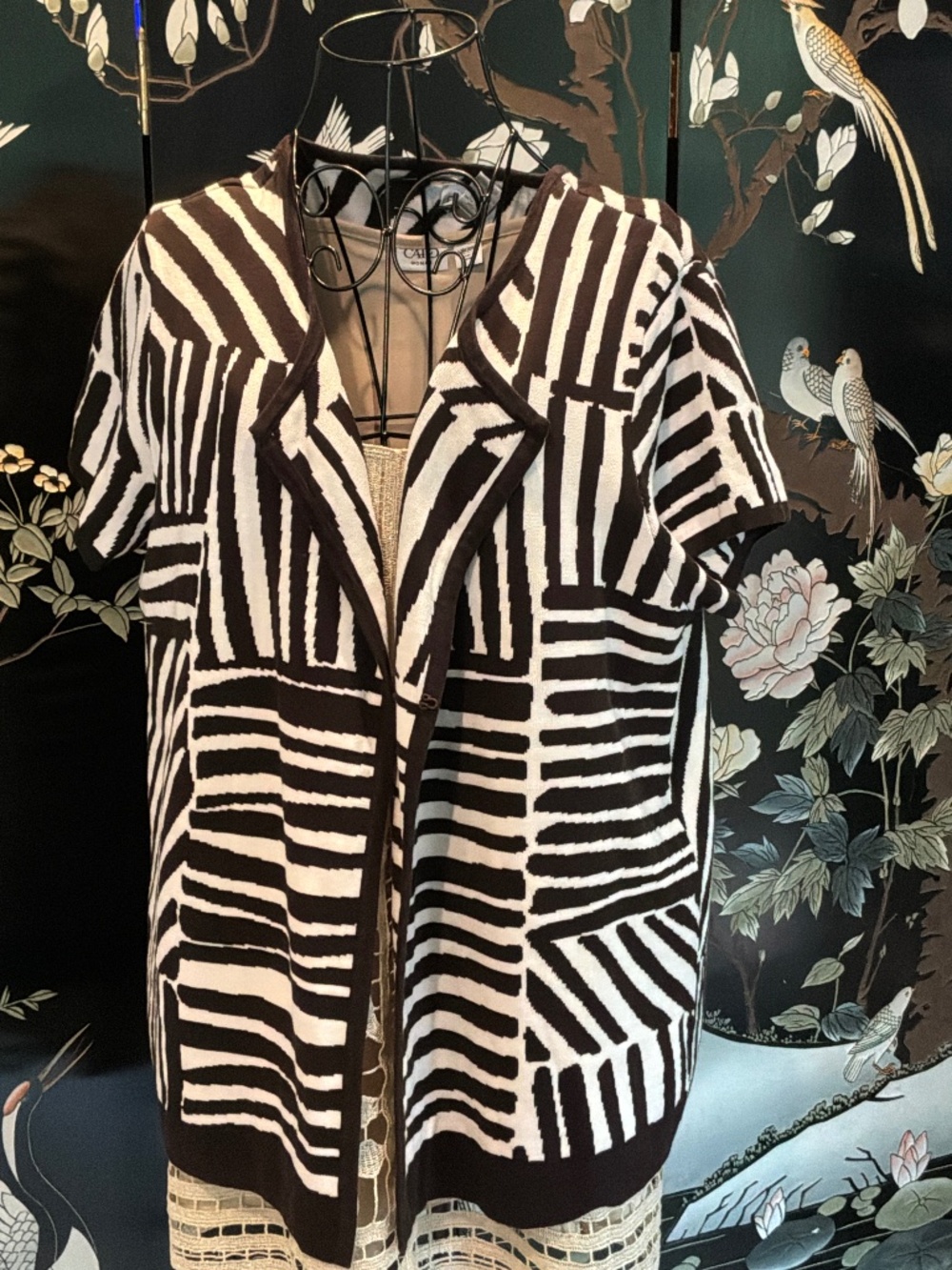 CHICO'S Size 3 Silk Cotton Zebra Geometric Short Sleeve Cardigan Sweater